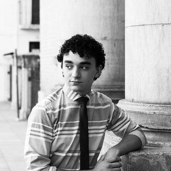 Meet your Posher, Demetri - Picture 1 of 1